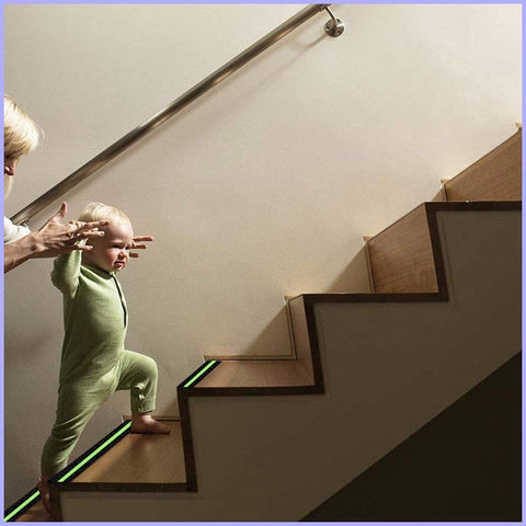Roll Anti-slip adhesive tape - Stair tape - with glow-in-the-dark light film - Anti-slip Griptape - Glowing in the Dark - safety tape for stairs, ladders, slippery floors, indoors and outdoors - Safety tape - 5 m x 5 cm