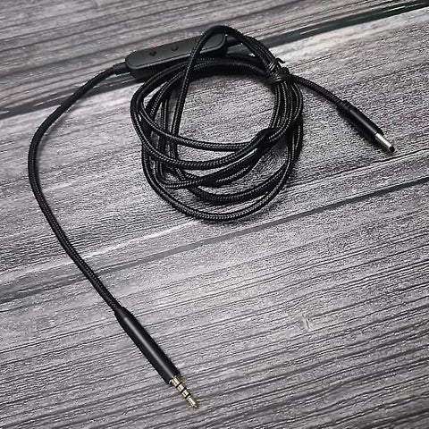 USB-C to 2.5mm Male Audio Cable Compatible with Bose QC25 QC35 QC35 II QC45 Headphones with Microphone