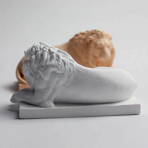 Classic Reclining Lion Sculpture Minimalist White Plaster Desk Ornament for Living Room, Study, or Office Decoration
