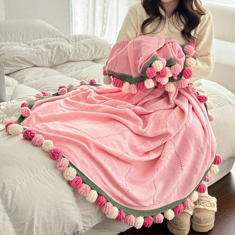 Pink Mist Gradient Rose Bouquet Blanket – a versatile, all-season blanket, perfect for office naps or as an air-conditioning cover.（Diameter: 150 cm / 59 in）