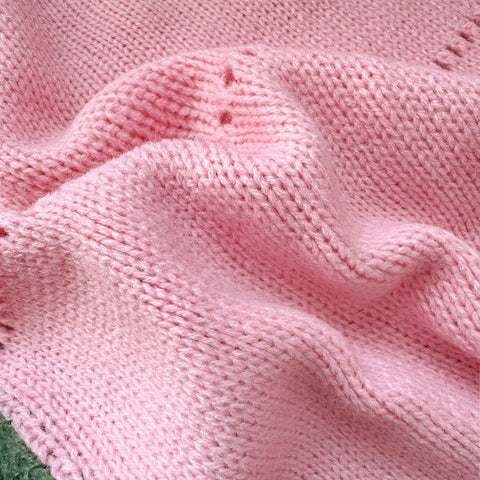 Pink Mist Gradient Rose Bouquet Blanket – a versatile, all-season blanket, perfect for office naps or as an air-conditioning cover.（Diameter: 150 cm / 59 in）