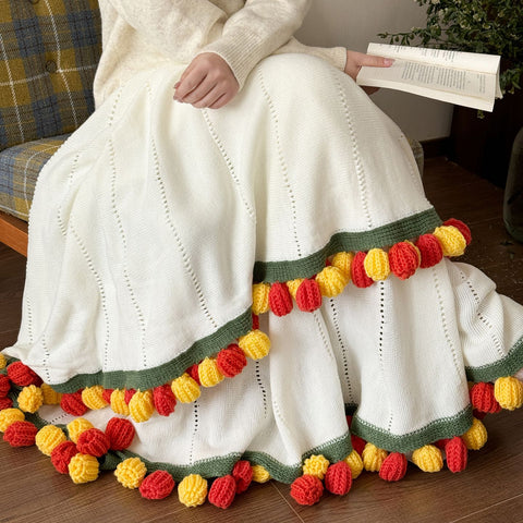 99 Roses Hand-Crocheted Bouquet Blanket: A Versatile Emblem of Eternal Romance, Offering Gentle Warmth Through Every Season（Yellow gradient on white background）