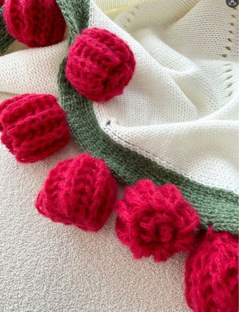 99 Roses Hand-Crocheted Bouquet Blanket: A Versatile Emblem of Eternal Romance, Offering Gentle Warmth Through Every Season（Red rose on white background）
