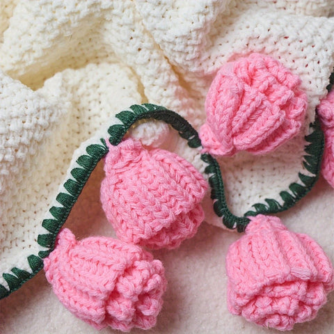 Hand-Crocheted Rose Round Blanket: A versatile romantic gift that brightens everyday warmth. (Diameter: 110 CM / 43.3 IN,PINKue)