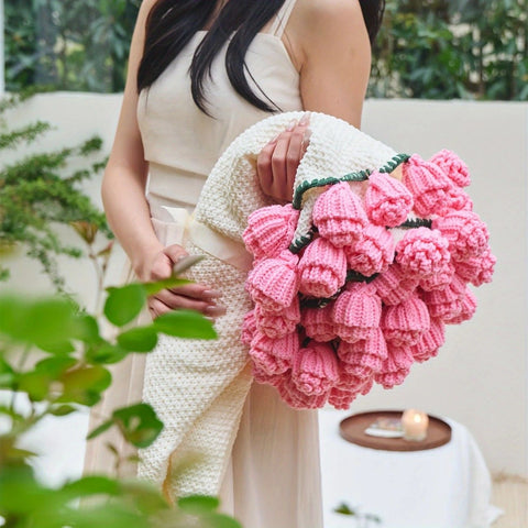 Hand-Crocheted Rose Round Blanket: A versatile romantic gift that brightens everyday warmth. (Diameter: 110 CM / 43.3 IN,  Blue)