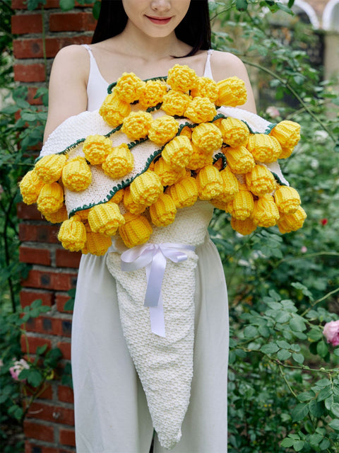Hand-Crocheted Rose Round Blanket: A versatile romantic gift that brightens everyday warmth. (Diameter: 110 CM / 43.3 IN,  Blue)