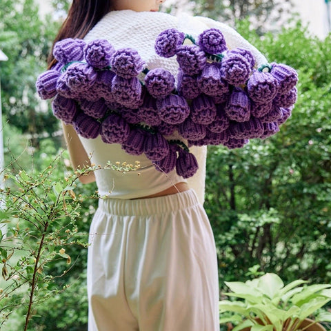 Hand-Crocheted Rose Round Blanket: A versatile romantic gift that brightens everyday warmth. (Diameter: 110 CM / 43.3 IN, YELLOW)