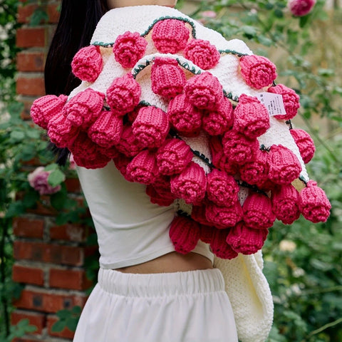 Hand-Crocheted Rose Round Blanket: A versatile romantic gift that brightens everyday warmth. (Diameter: 110 CM / 43.3 IN, Fog white)