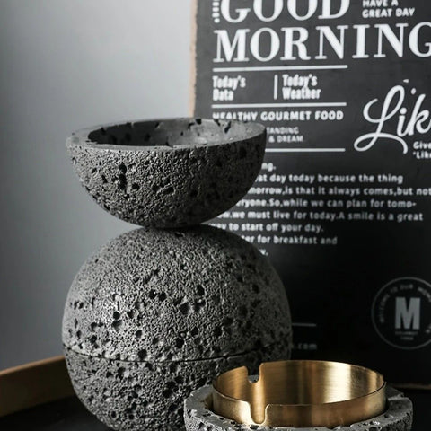 Nordic industrial style concrete ashtray, handcrafted with natural texture, detachable stainless steel bowl with anti-ash lid — easy to clean, durable, suitable for living rooms, bars, offices, ideal gift for Father’s Day, Christmas, housewarming.（BLACK)