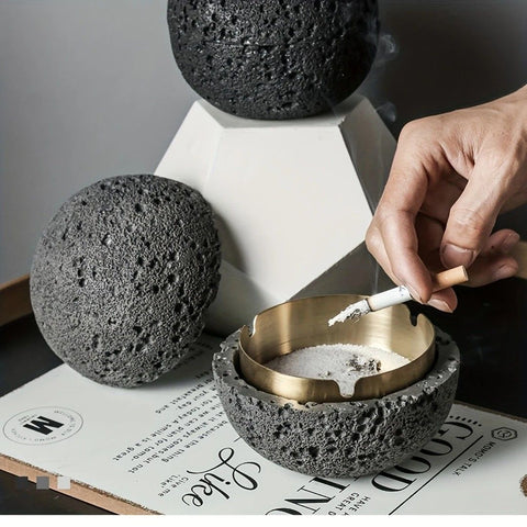 Nordic industrial style concrete ashtray, handcrafted with natural texture, detachable stainless steel bowl with anti-ash lid — easy to clean, durable, suitable for living rooms, bars, offices, ideal gift for Father’s Day, Christmas, housewarming.（Rock wh