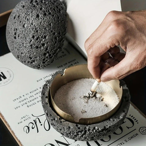 Nordic industrial style concrete ashtray, handcrafted with natural texture, detachable stainless steel bowl with anti-ash lid — easy to clean, durable, suitable for living rooms, bars, offices, ideal gift for Father’s Day, Christmas, housewarming.（Rock wh