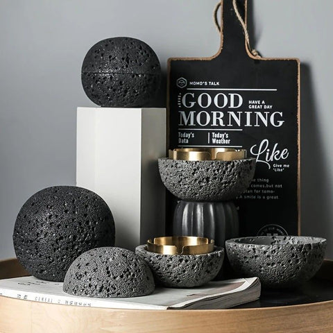 Nordic industrial style concrete ashtray, handcrafted with natural texture, detachable stainless steel bowl with anti-ash lid — easy to clean, durable, suitable for living rooms, bars, offices, ideal gift for Father’s Day, Christmas, housewarming.（Rock wh