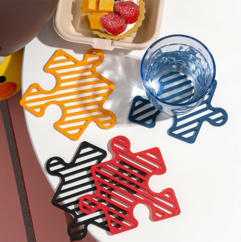 4 Pcs Creative Puzzle Shaped Heat Resistant Table Mat Set Insulated Coasters for Cups Bowls Pots Plates (Red Blue Orange Black,3.7x4.7 Inch)