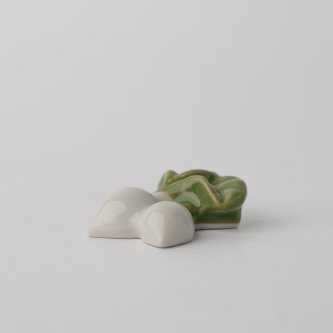 Chopstick Rest White & Green Radish