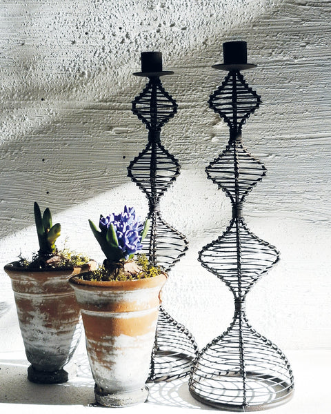 casa-verde-wire-candlestick-dakar-antique-rust
