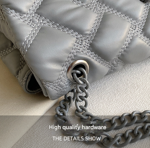 Black Chic Quilted Crossbody Bag for Women - PU Leather Diamond Pattern Chain Strap Shoulder Purse with Elegant Clasp