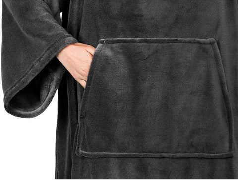 Winter Cozy Warm Loungewear Gift Set – 170 × 200CM Navy Blue Flannel Fleece Wearable Blanket with Adjustable Sleeves Large Front Pocket and Back Velcro Closure, Free M Size Sherpa Fleece Cable Knit Anti-Slip Slipper Socks for Home Relaxation