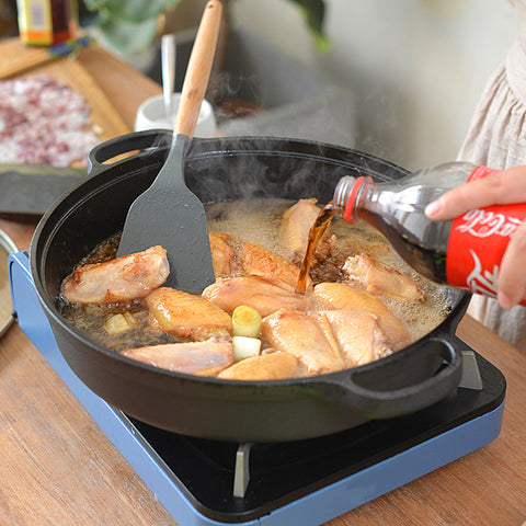 31cm Round Cast Iron Frying Pan with Wooden Lid